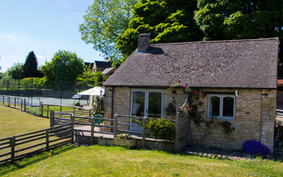 dog friendly self catering cotswolds